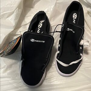 Heelys Black and White Canvas Skate Sneakers